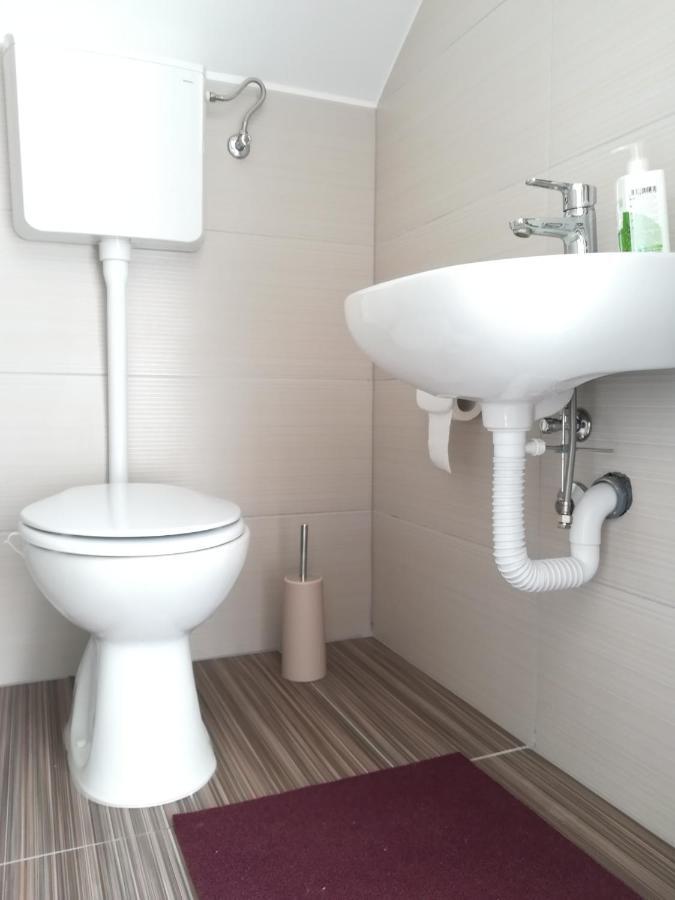 Apartman Petra Gustirna Экстерьер фото